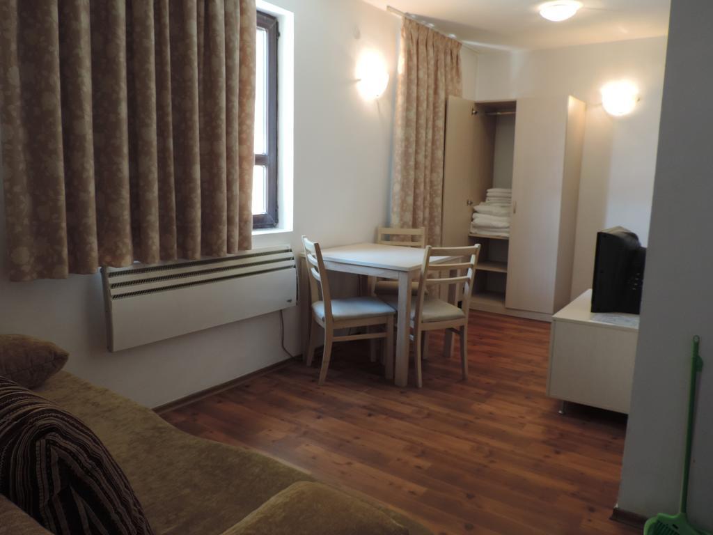 Гондола Апартментс Apartment Банско Стая снимка